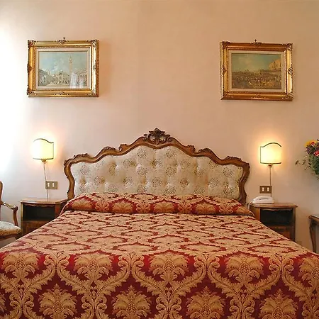 Szálloda Scandinavia - Relais Velence